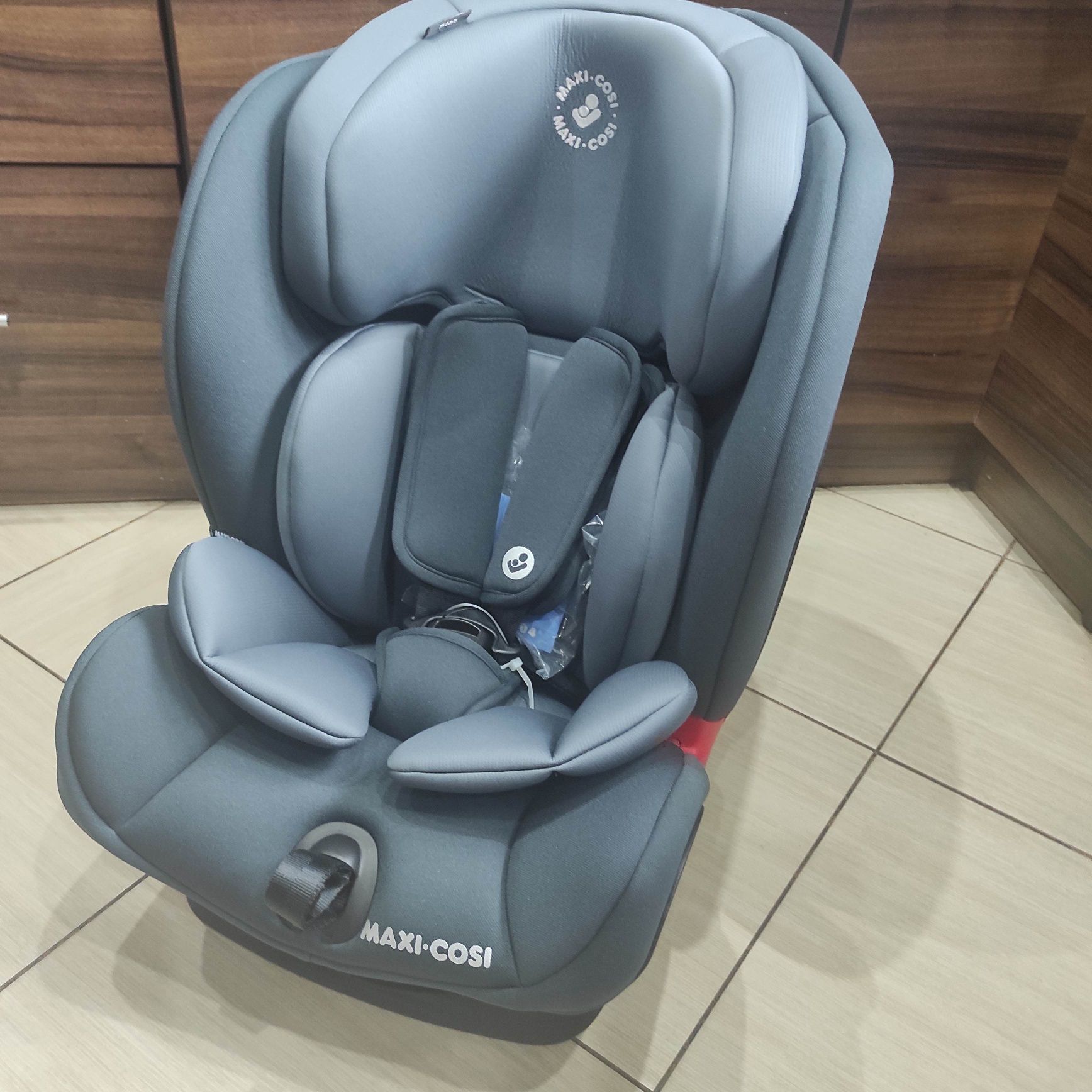 Maxi Cosi fotelik samochodowy 9&36 kg, ISOFIX regulacja, piękny ,bezpi