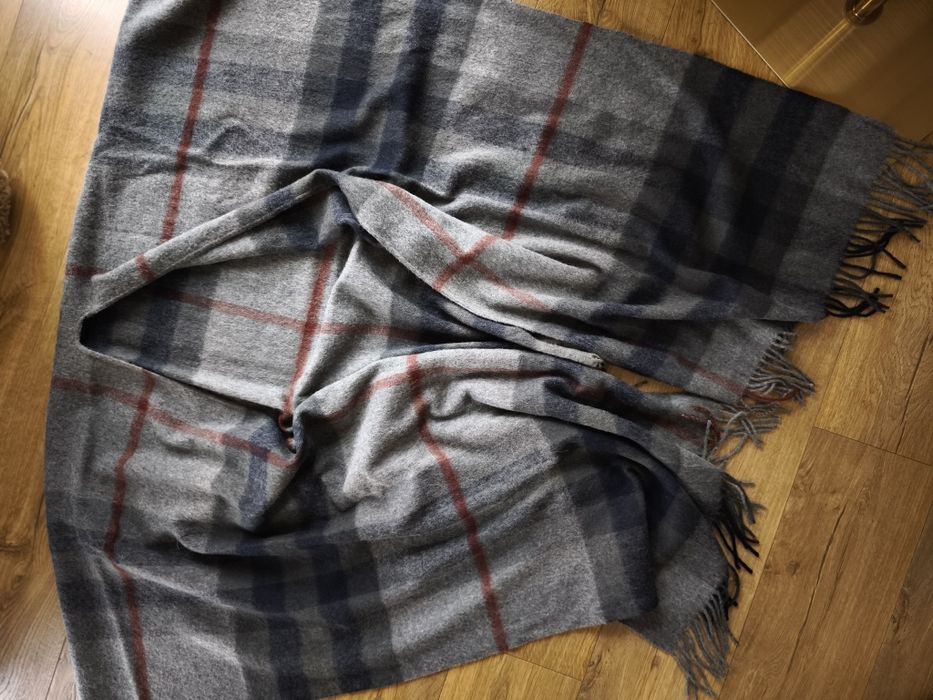 Szal duży Gestuz wełna wełniany krata ponczo