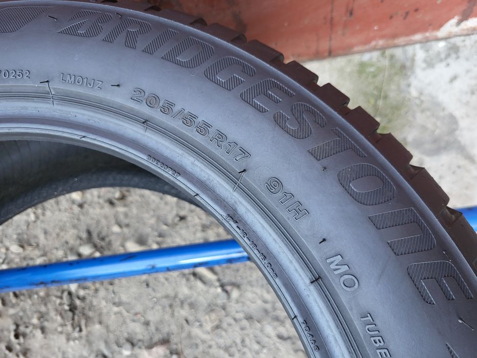 205/55/17 R17 Bridgestone Blizzak LM001 4шт ціна за 1шт зима шини