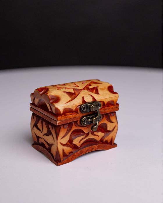 Шкатулка деревянная