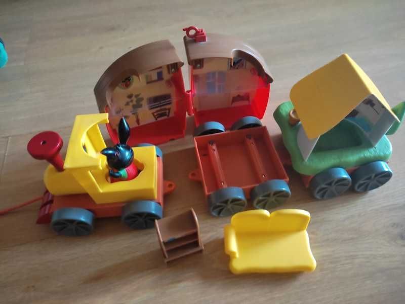 Bing - ciuchcia i domek Binga oraz dwie figurki