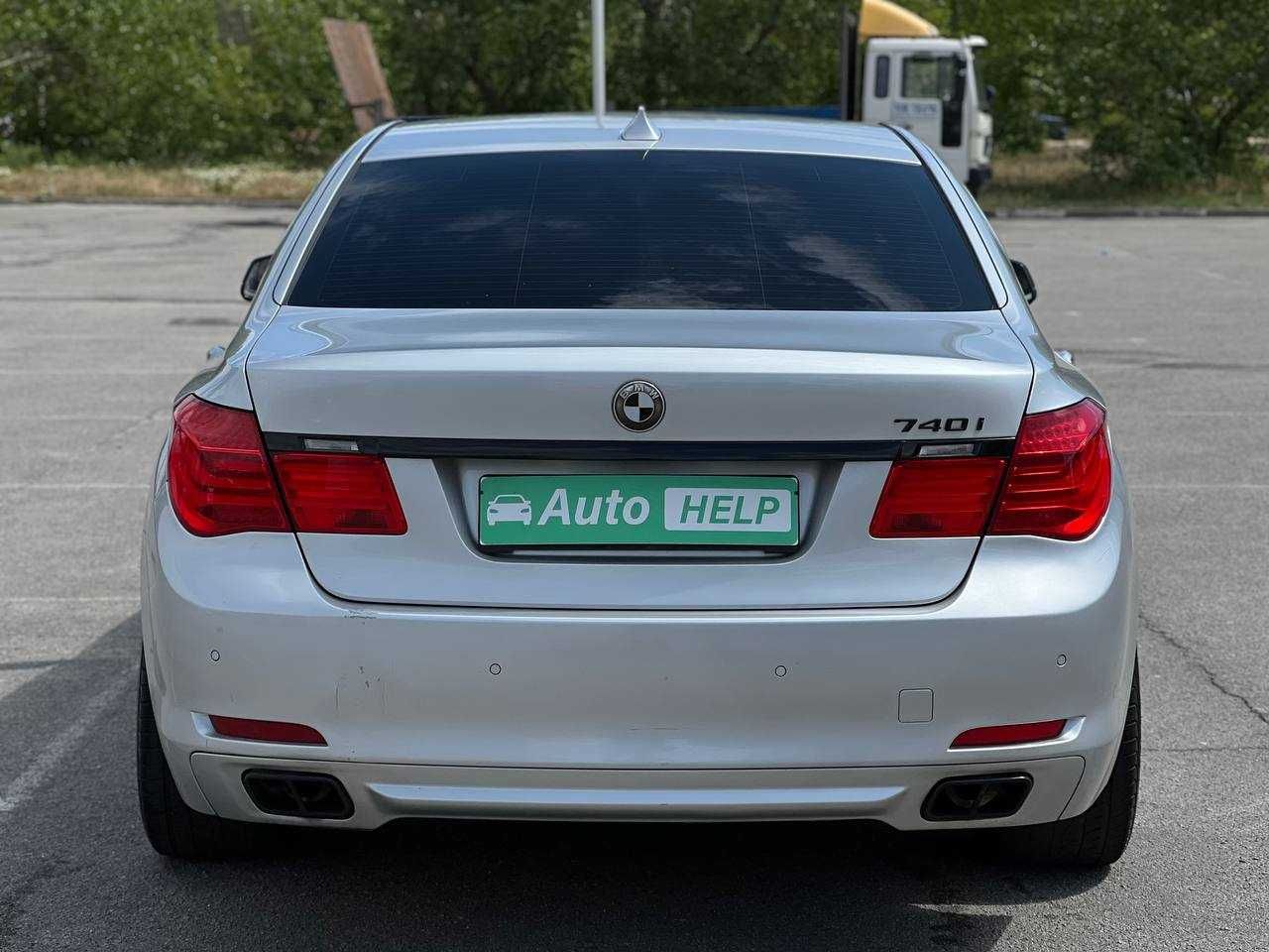 BMW 740i обслужена