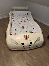 Łóżko dzieciece w kształcie samochodu
