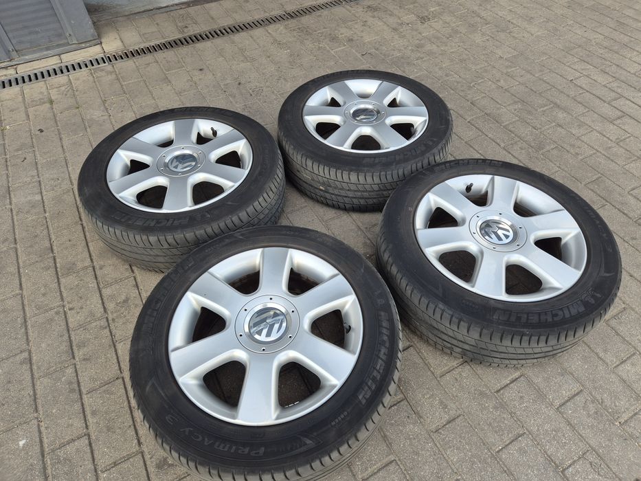 Piękne felgi Alu 16" oryginał VW 5x112 z oponami Michelin 205/55R16