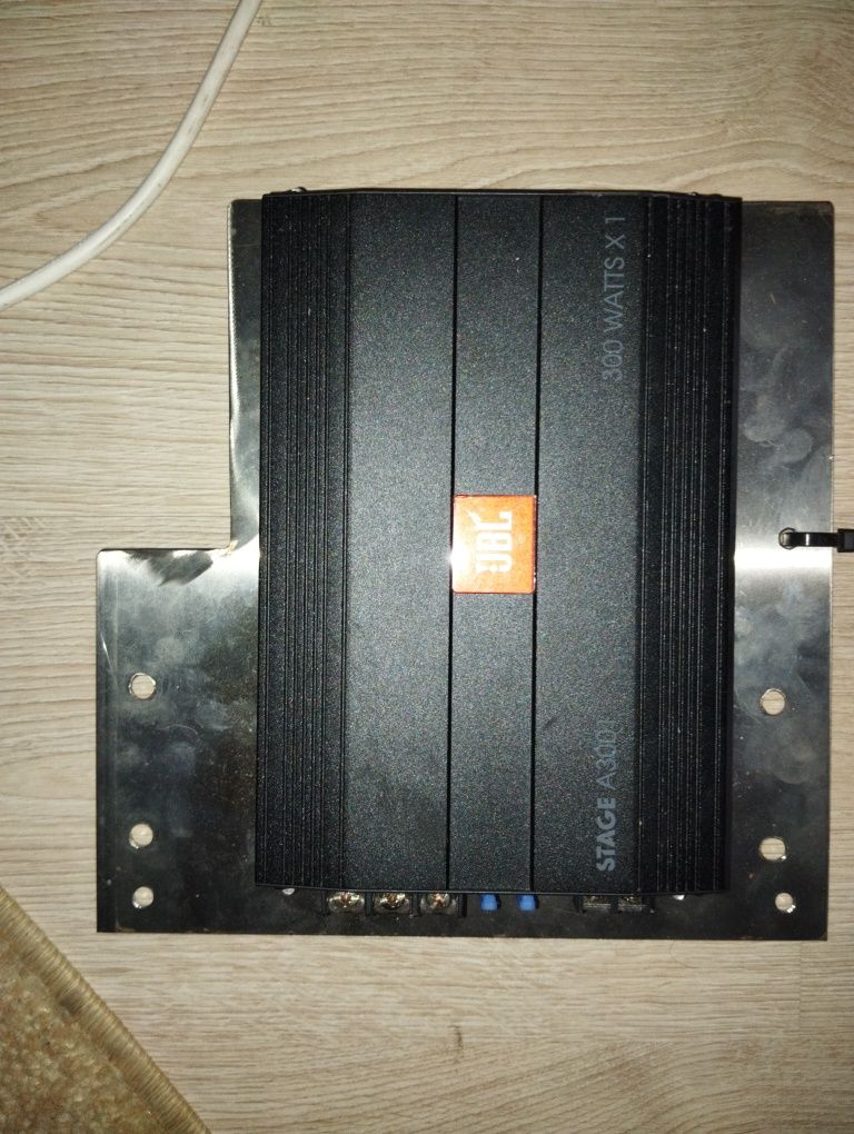 Wzmacniacz car audio JBL stage a3001 z subwooferem