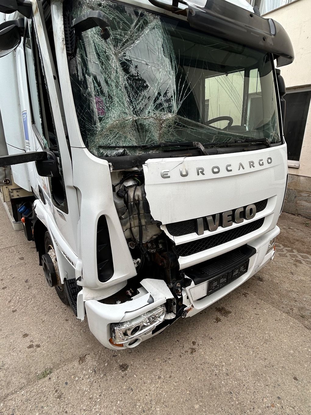 Iveco Eurocargo  75E19. Daf Man