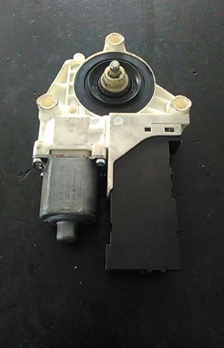 Motor vidro frente esquerdo PEUGEOT 407 (6D_)