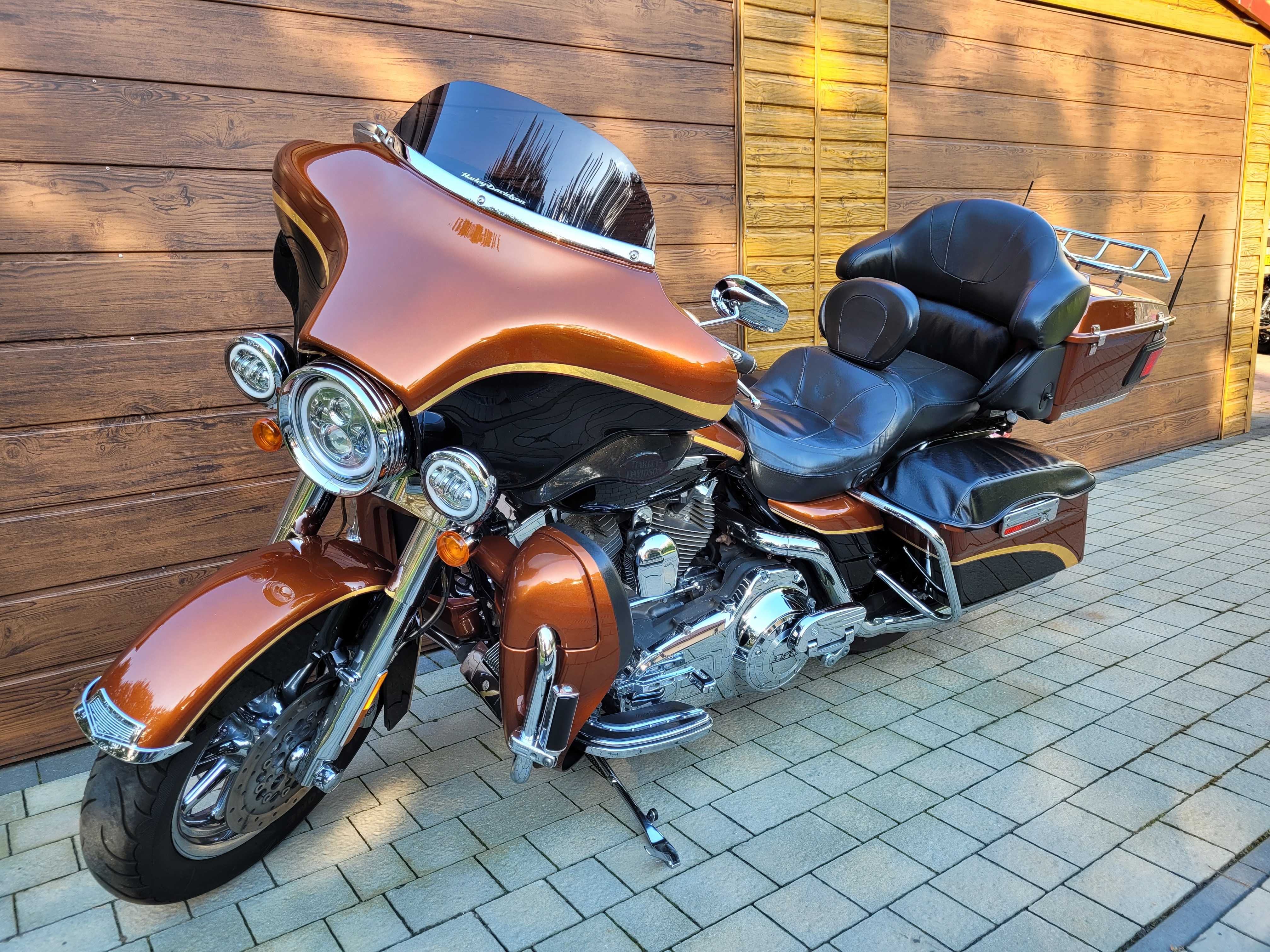 Harley- Davidson FLHTCUSE3 Twin Cam 110  CVO