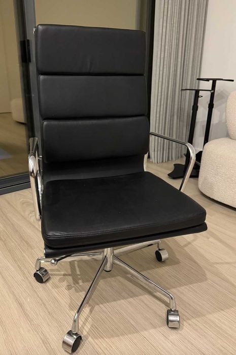 computer chair (cadeira de computador)