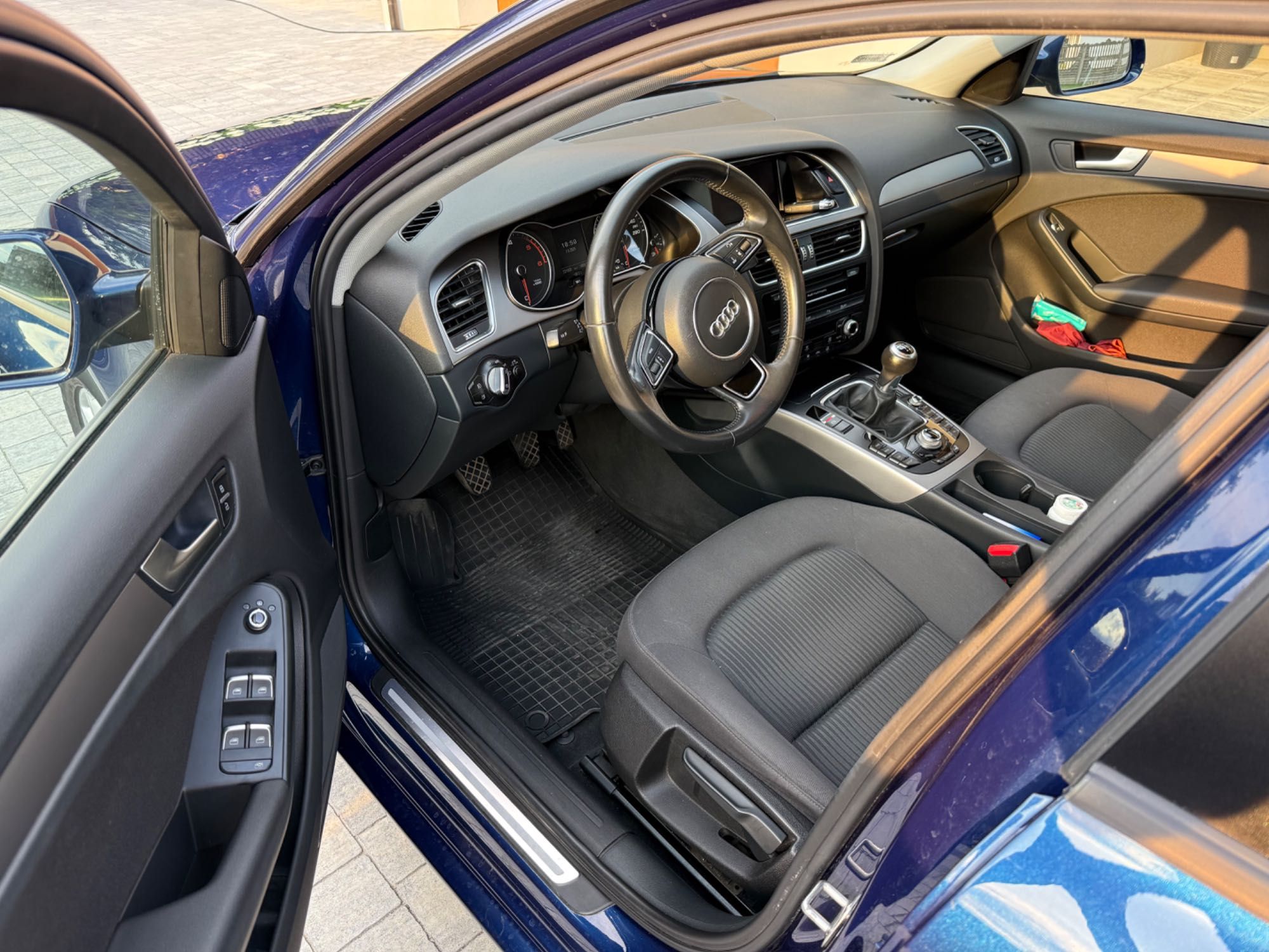 Audi A4 B8 2.0 TDI 143 km Kombi Zadbany 2014 rok salon Polska