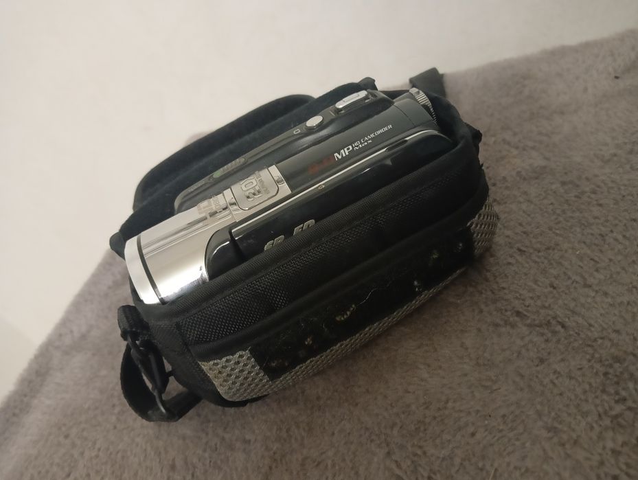 Продаю відеокамеру HD 1080p SPEED DIGITAL8 8.0 MP
2200грн