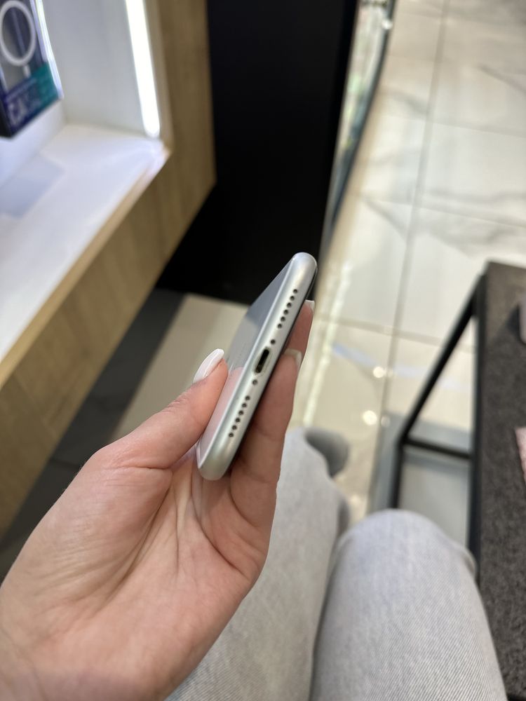 Used iPhone XR 128Gb. (White)