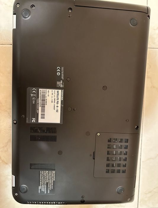 Toshiba Satellite para peças ou reparação
