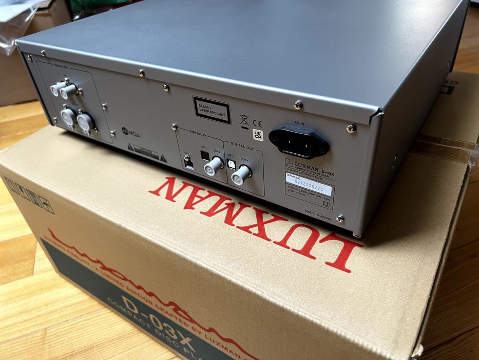 Luxman D-03x - odtwarzacz CD wysokiej klasy
