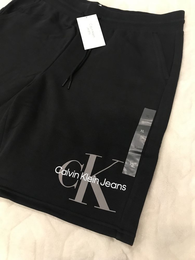 Продам мужские шорты Calvin Klein