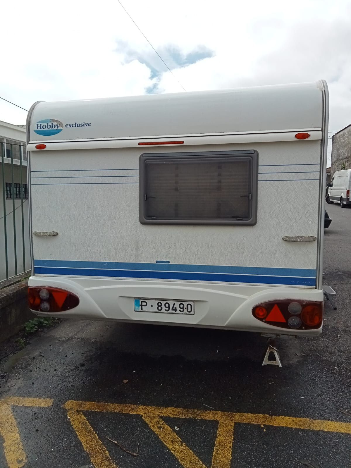Caravana hobby 650 exclusive valor fixo