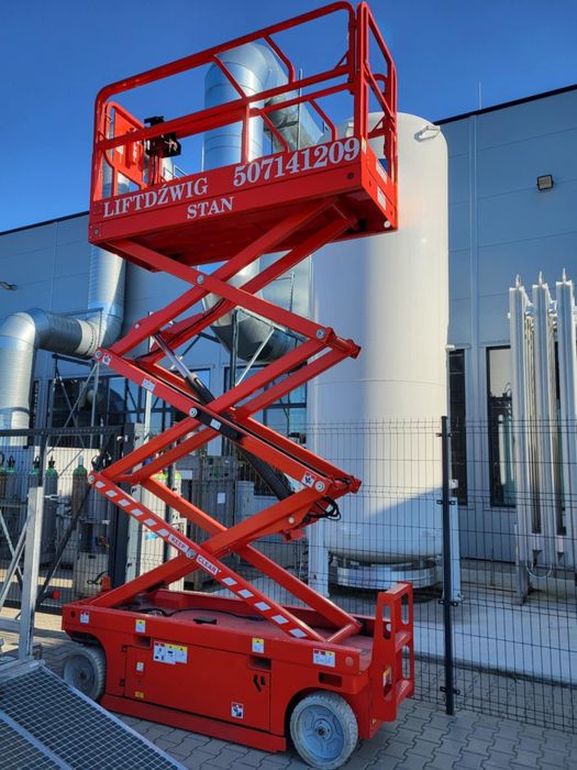 Wynajem podnośnika nożycowego