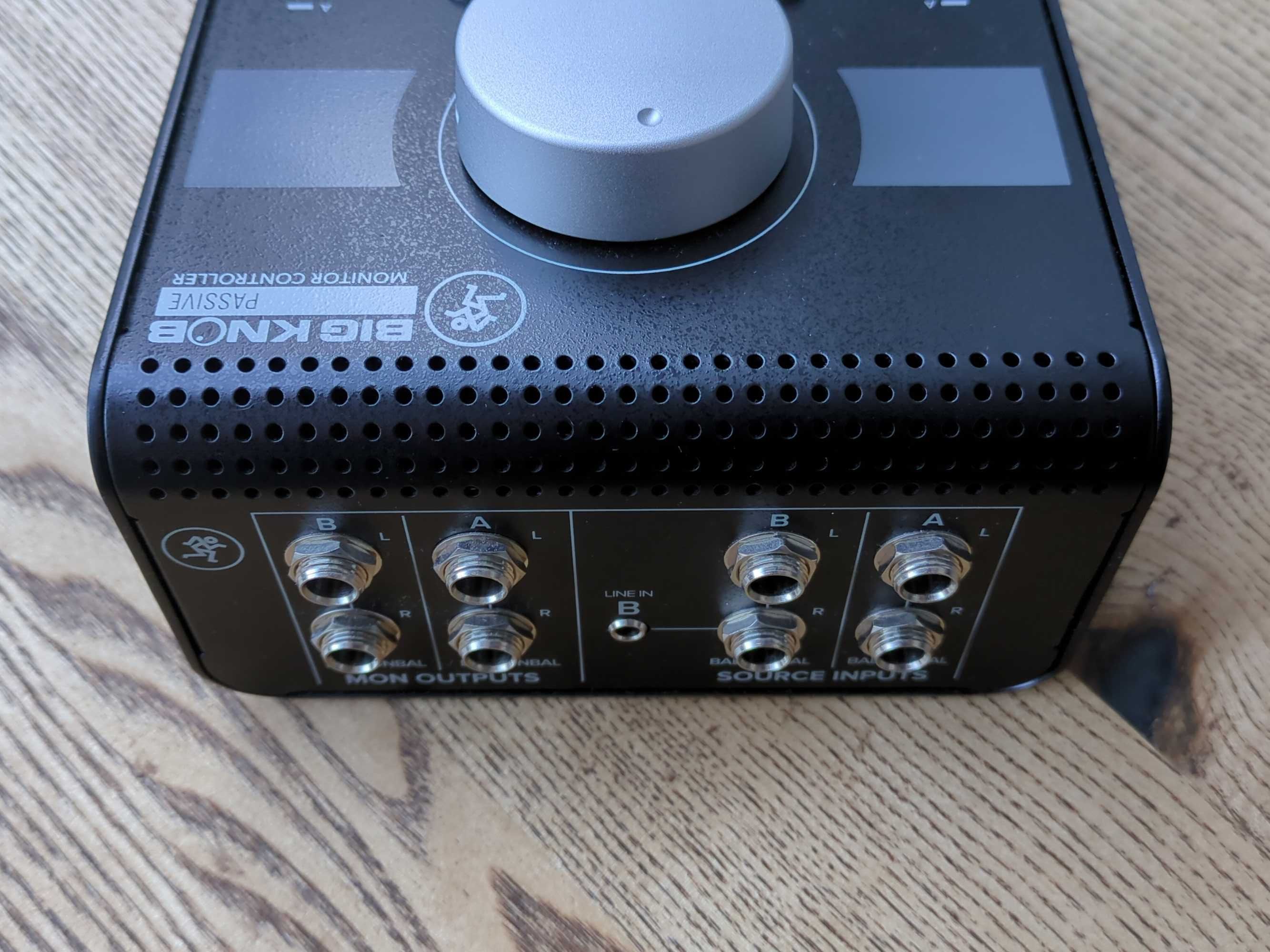 Controlador de monitores Mackie Big Knob Passive - com defeito