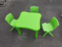 Stolik i dwa krzesła dla dzieci