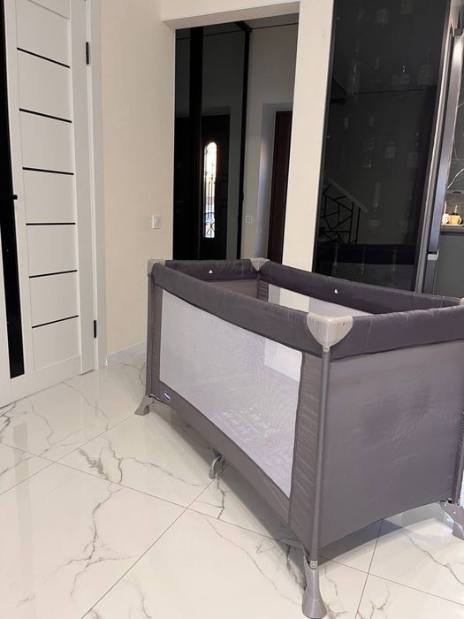 Розкладне туристичне ліжко від Chicco