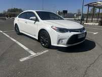 Toyota Avalon Hybrid оренда з правом викупа