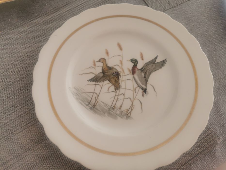 Prato em Porcelana Artibus antigo