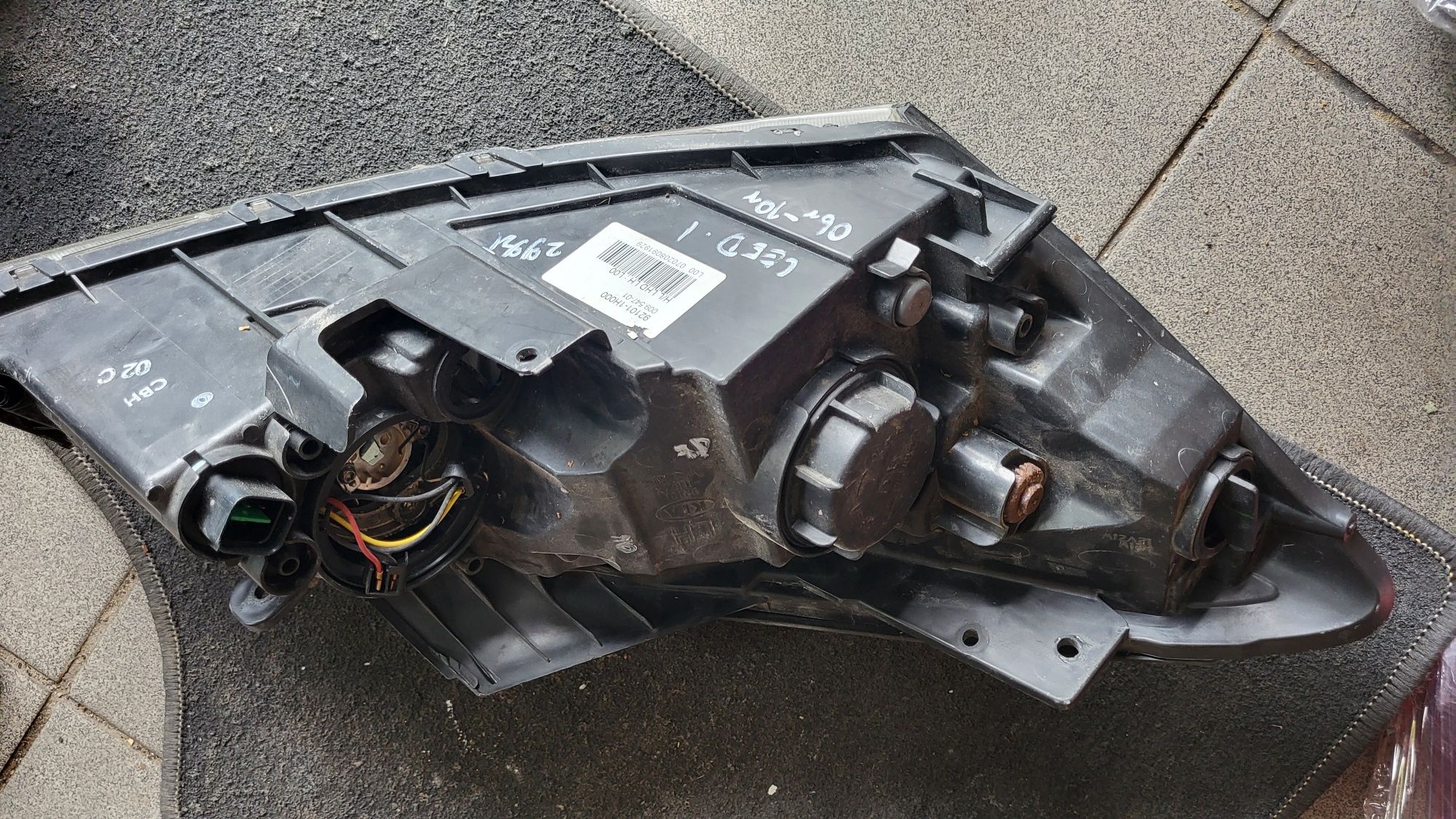 lampa lewa przód przednia kia ceed I 06r.-10r europa