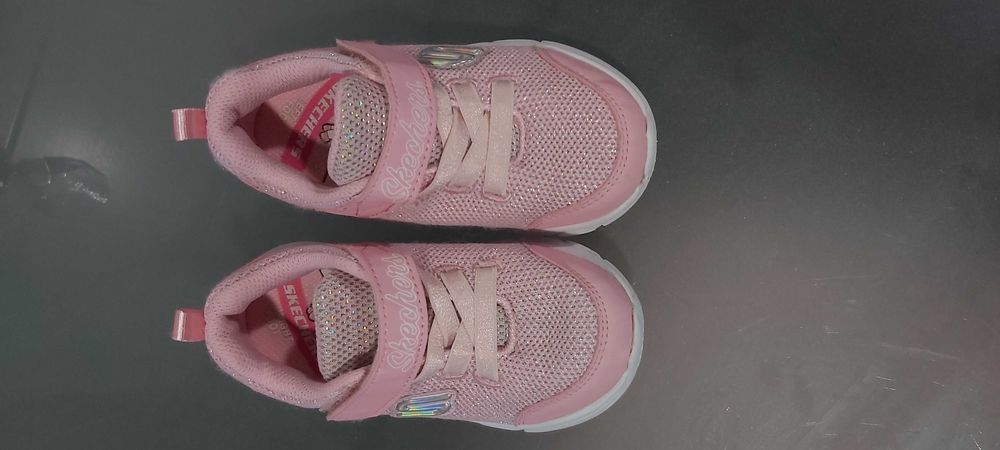 Sapatilhas Skechers Tamanho 24