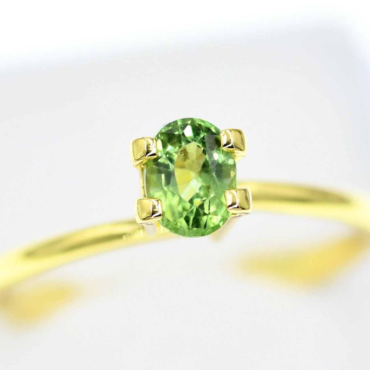 demantoid granat rzadki kamień szlachetny