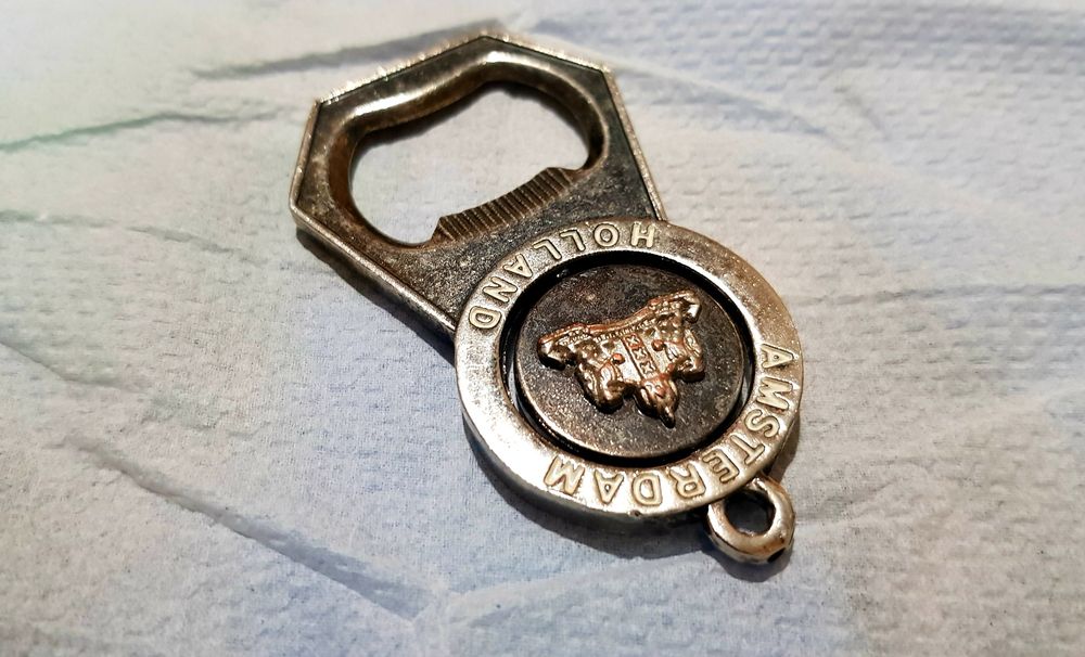 Посеребрённая открывалка для бутылок