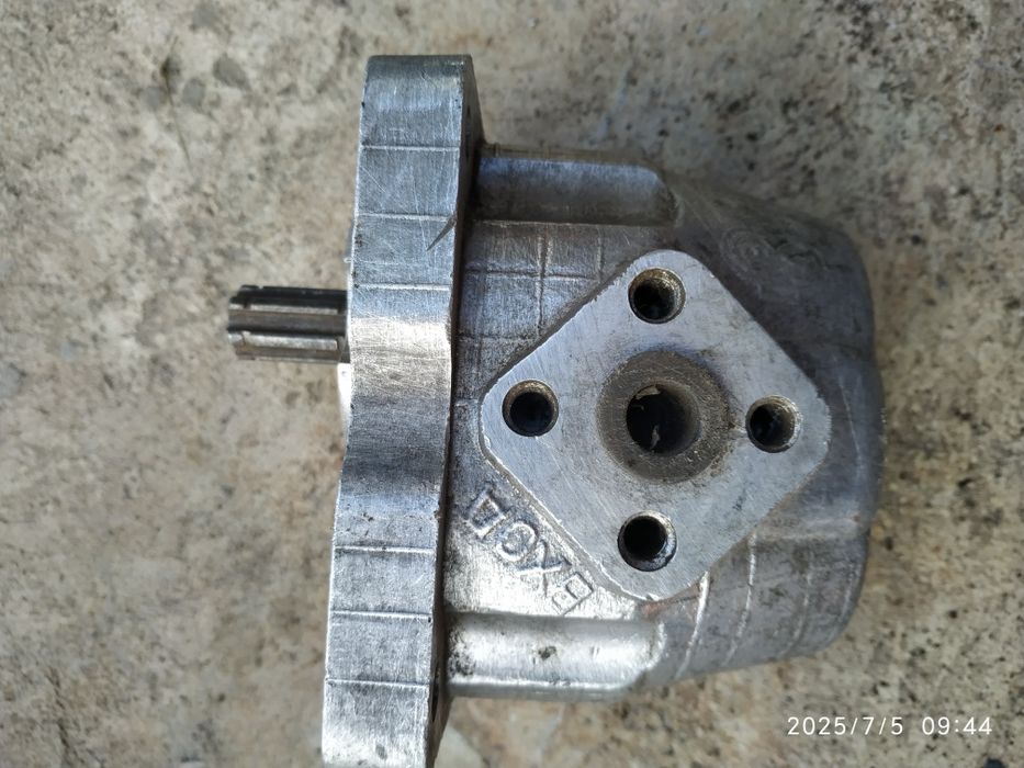 Насос НШ- 10, лівий.