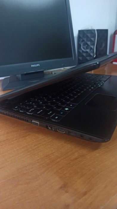 Laptop  do pracy i zabawy