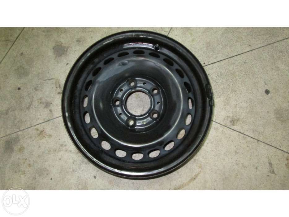 jantes com tampoes, tudo original  BMW . as jantes são em ferro-15