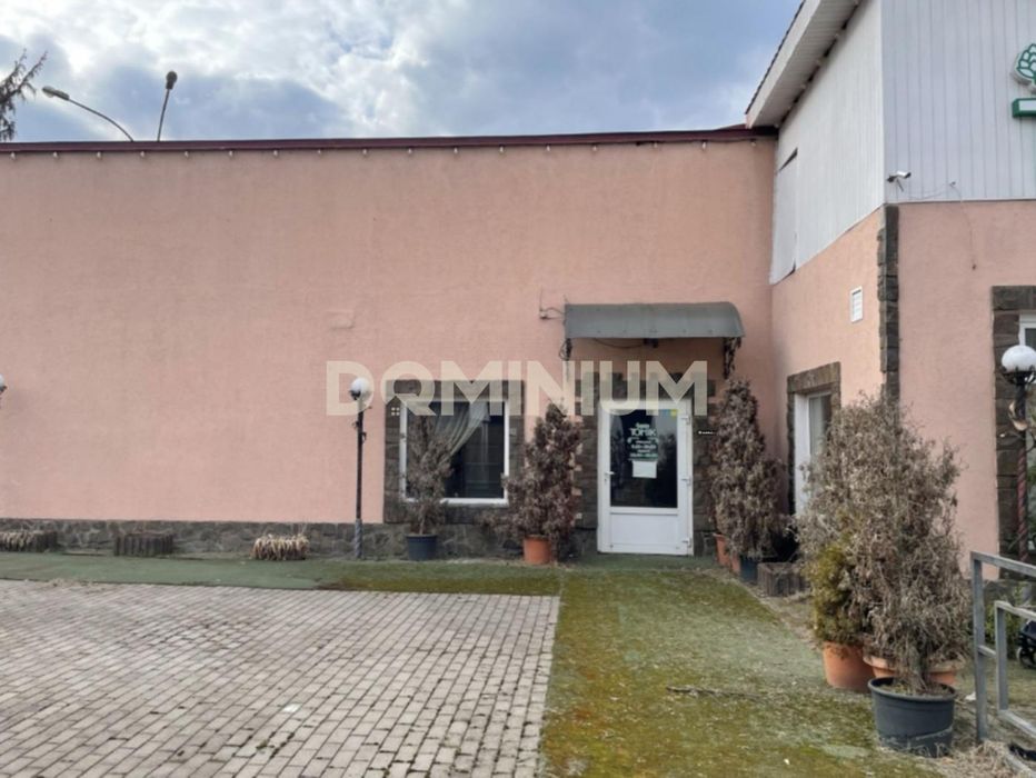 Здається комерційне приміщення в самому центрі Хуста (Тонік)