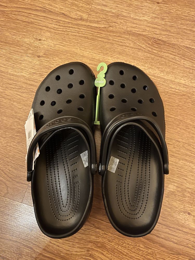 Vendo Crocs por estrear