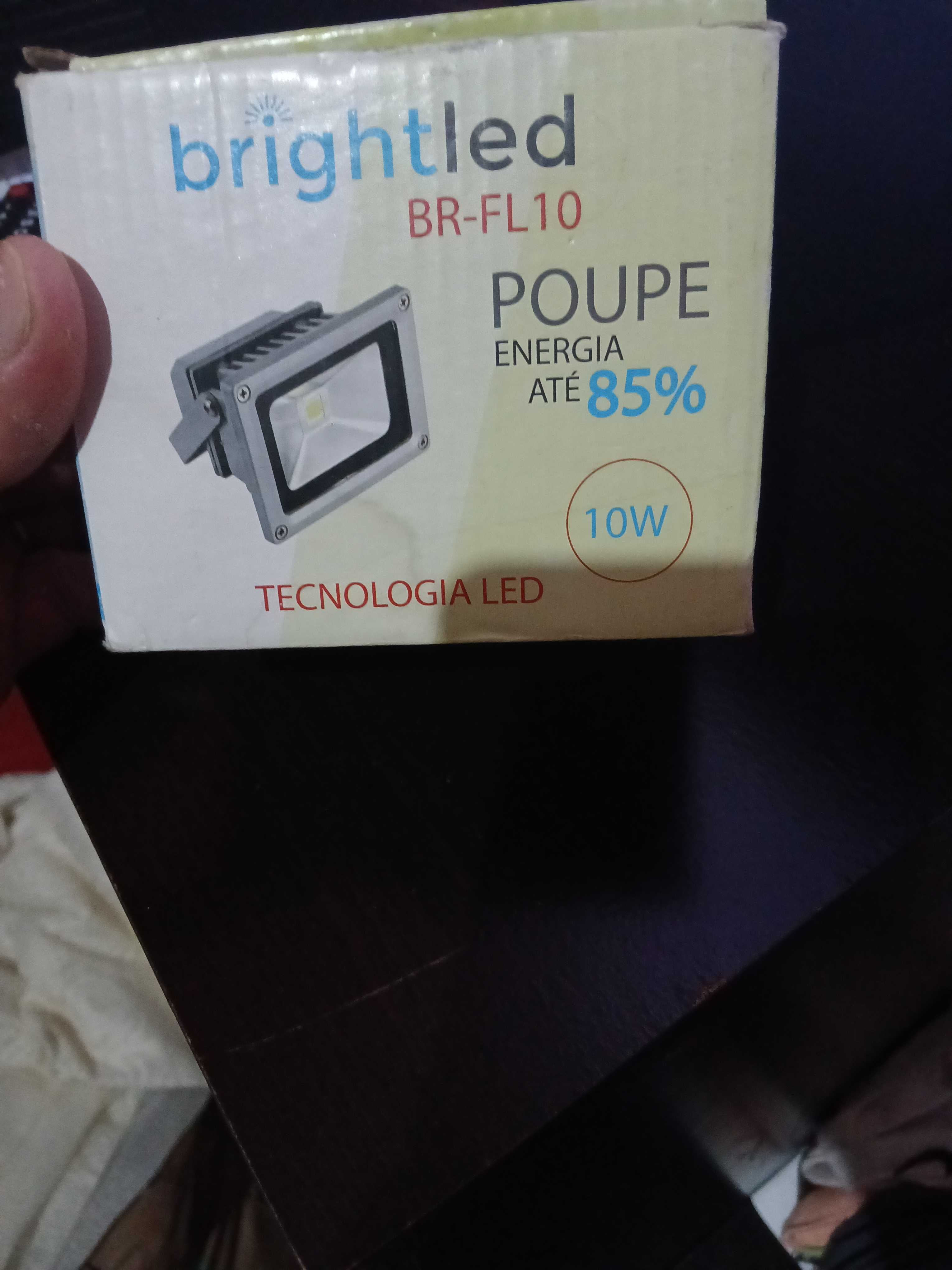 Foco led como novo