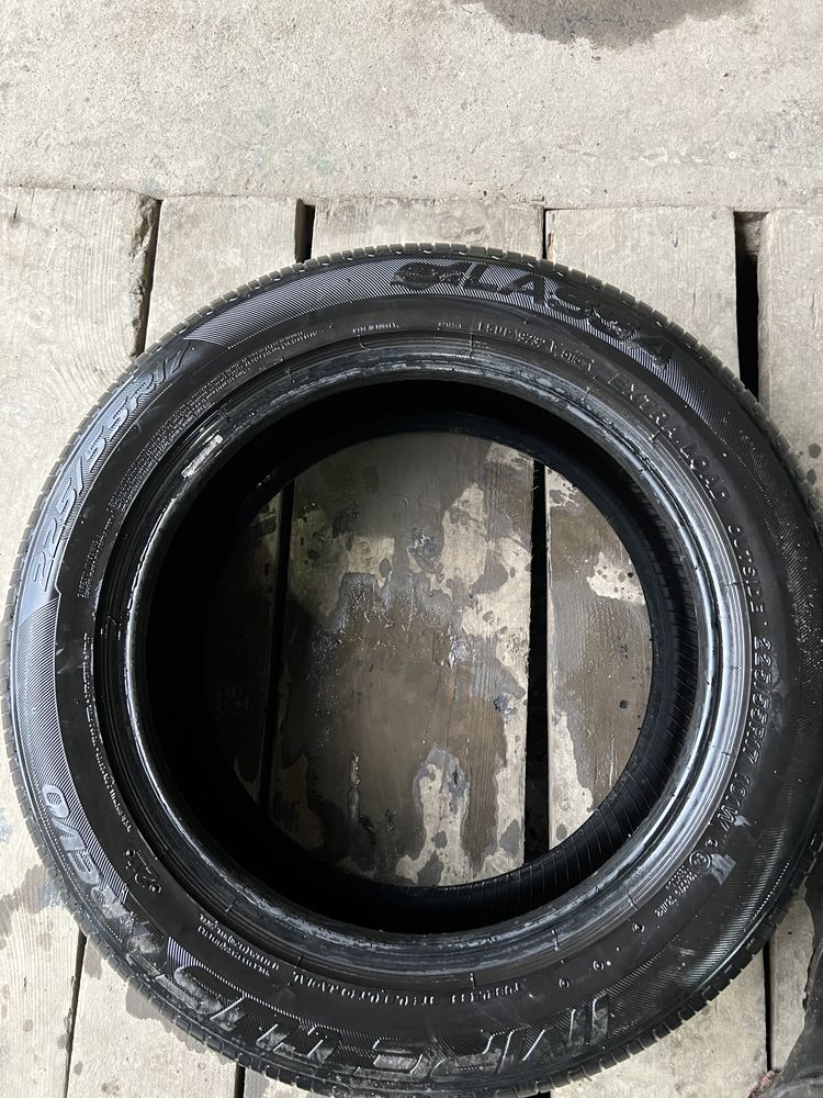 Продам шини 225/55 R17 2 шт