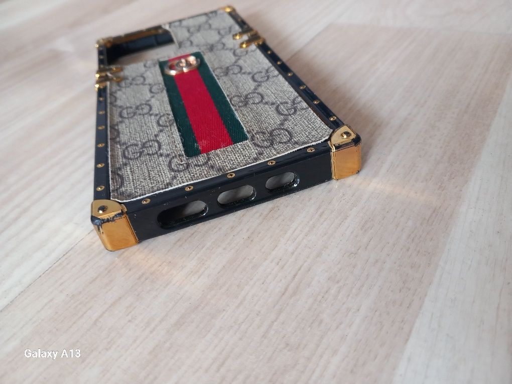 Gucci etui na iPhone 12