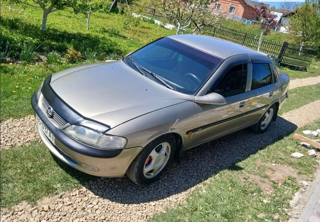 Opel Vectra b 1,8 газ/бензин в хорошому стані