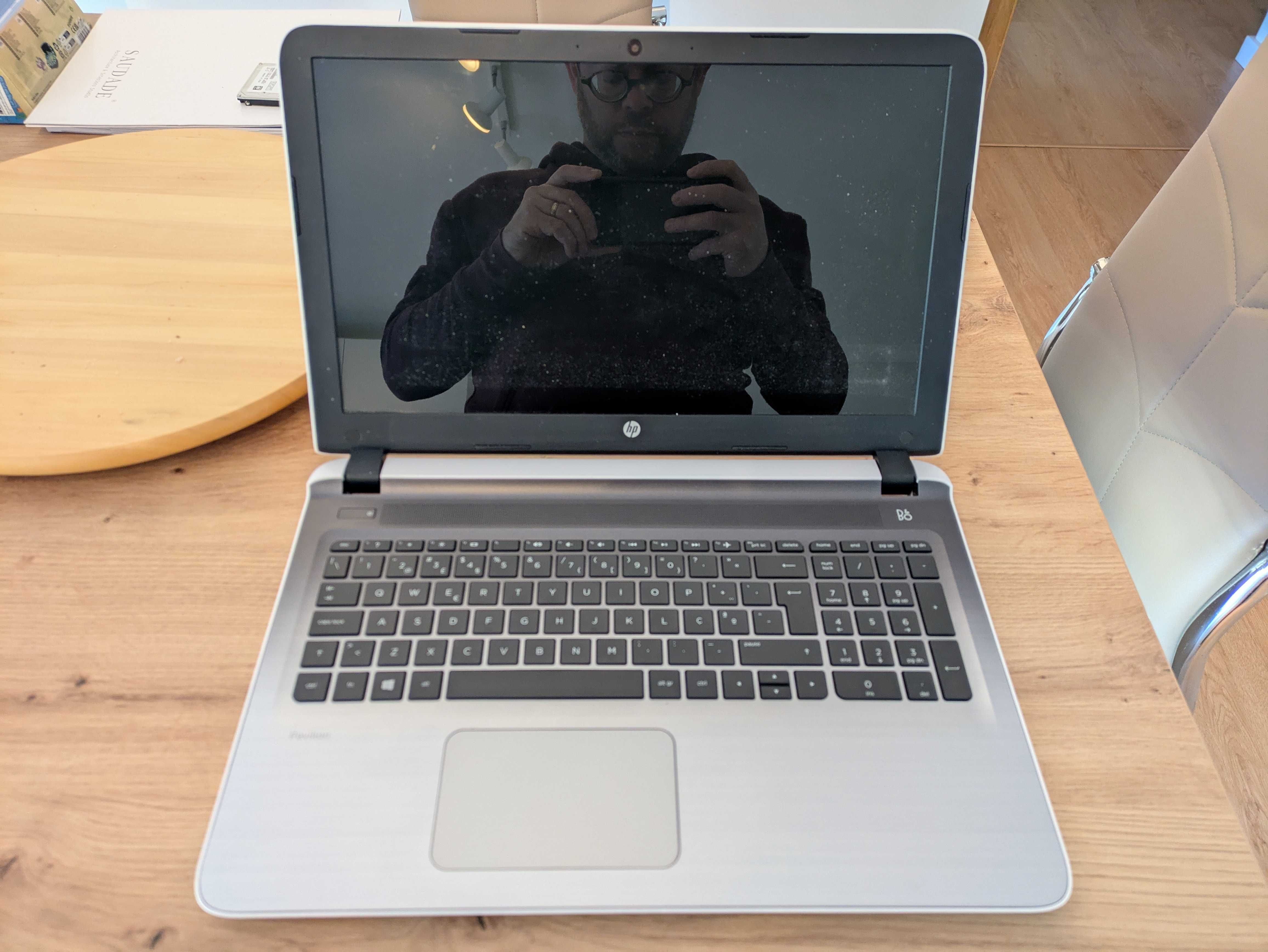 Portátil HP 15-AB106NP em excelente condições