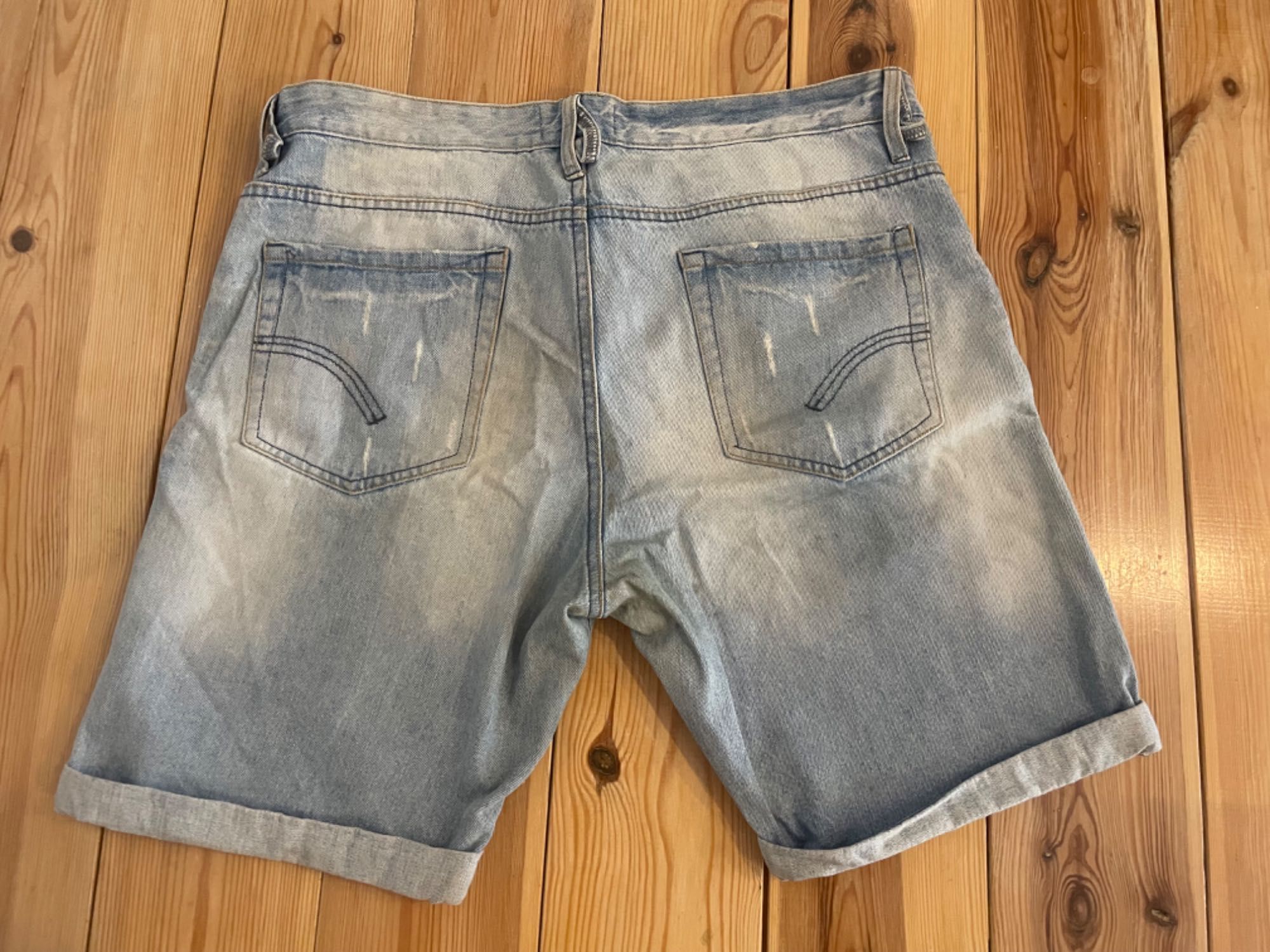 Krótkie spodenki jeansowe L - XL