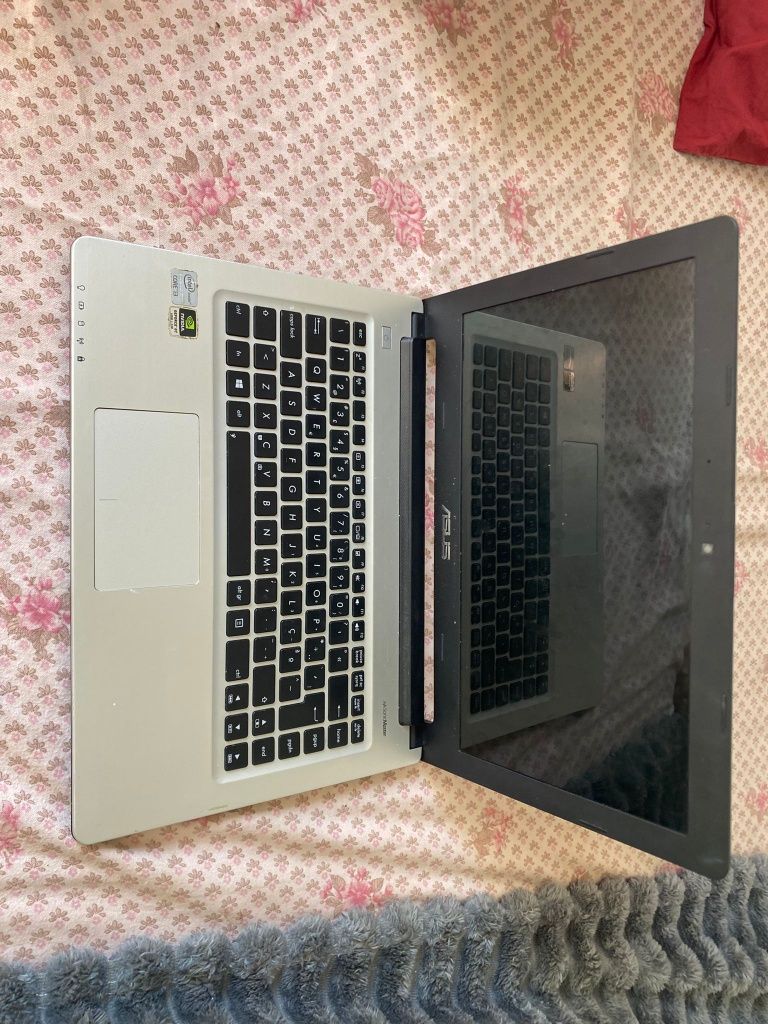 PC ASUS em bom estado