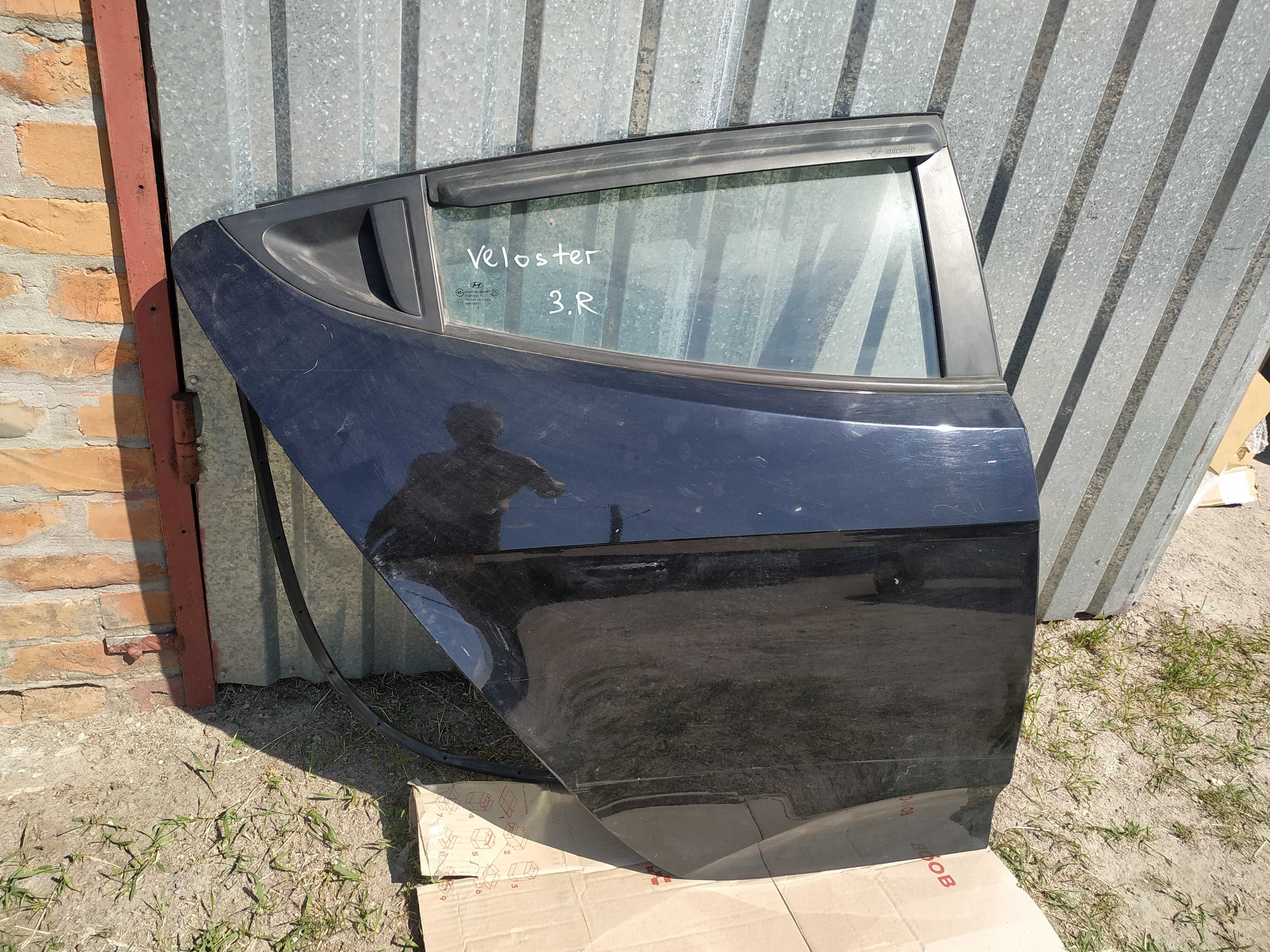 Двері Хюндай Велостер Hyundai Veloster