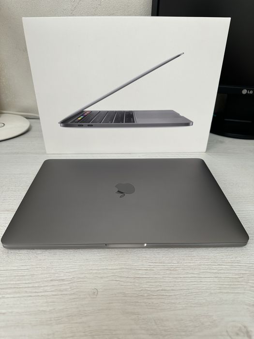 MacBook Pro 13” 2020 Space Gray - i5/8GB/256GB SSD
