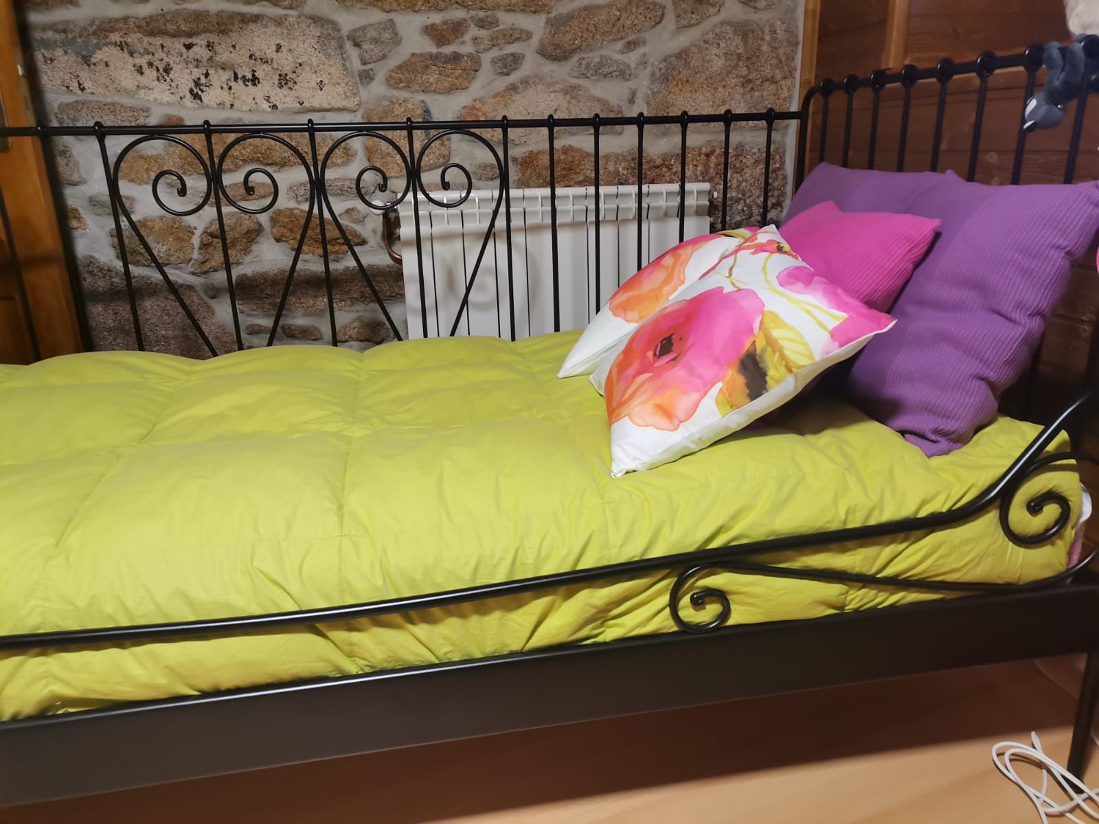 Conjunto completo de camas de solteiro
