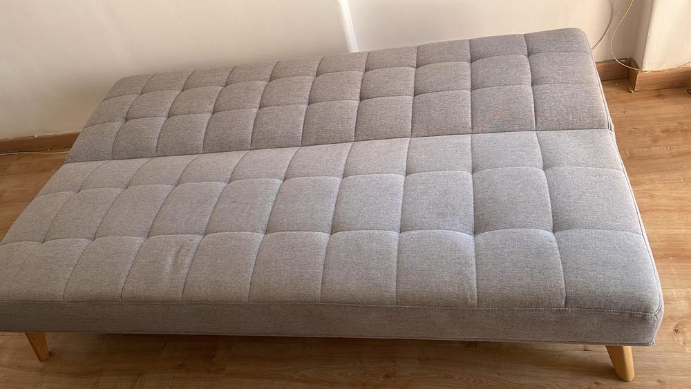 Vendo um sofá cama