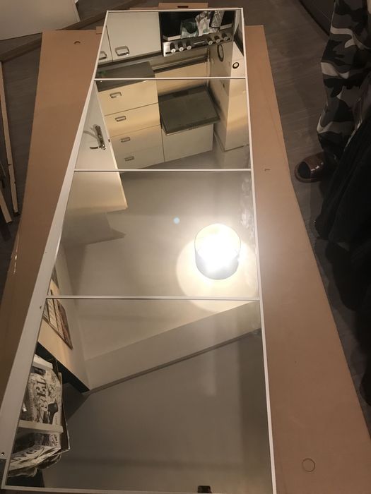 Drzwi przesówne z luster. IKEA