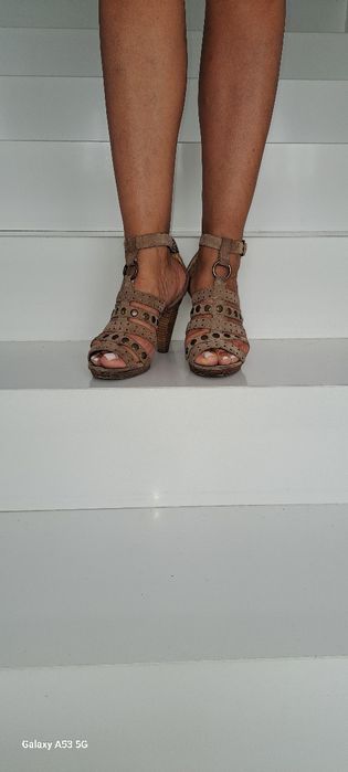 Sandálias de camurça beiges Replay