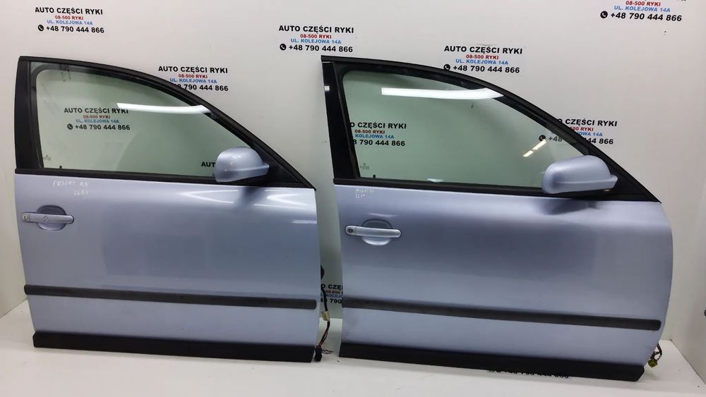 VW Passat B5 Kombi  Sedan  Drzwi Prawe  Przód LL5Y