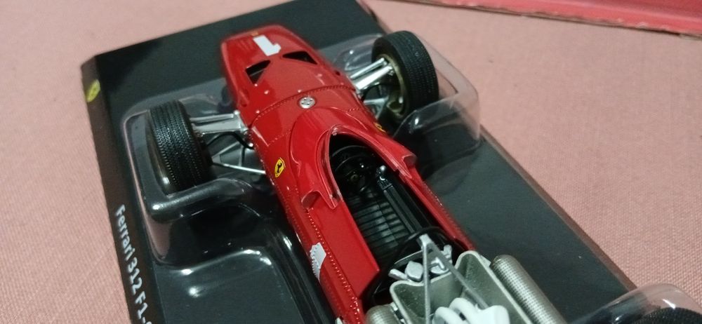 Miniatura de Ferrari 312 F1/67 de 1967 Premium Collectibles 1:24